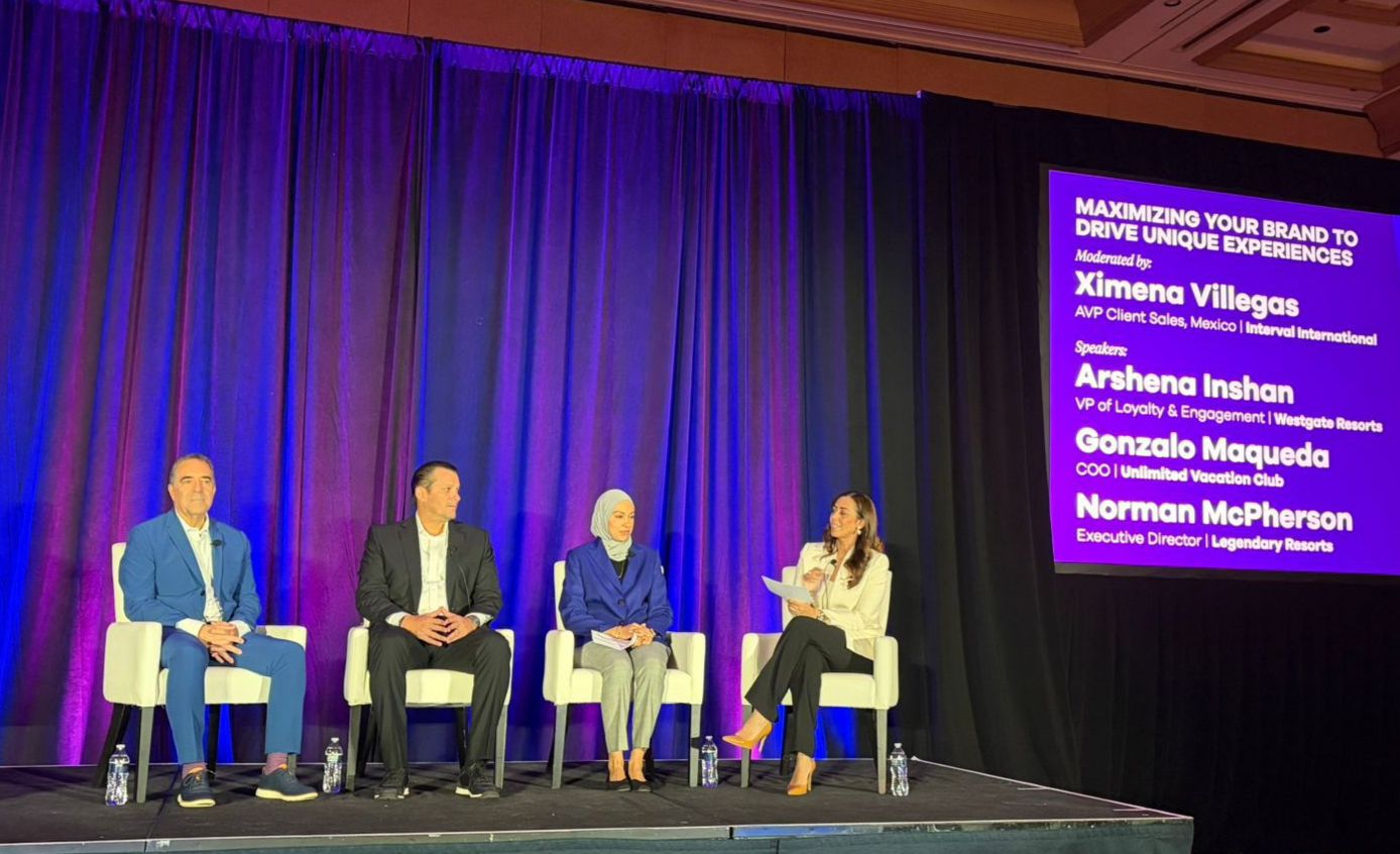 Panel "Maximizing Your Brand" durante ARDA Spring Conference 2026 sobre estrategias de branding, lealtad y experiencia del cliente en la industria de la propiedad vacacional.